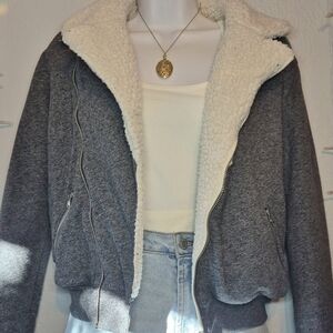 Ambercrombie & Fitch Winter Cozy Sherpa Fleece Jacket White, Grey Women's XS